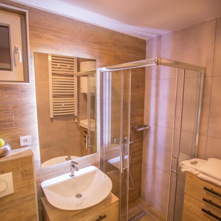 Family Apartmani Kopaonik - Apartman sa 1 Spavaćom Sobom - 2