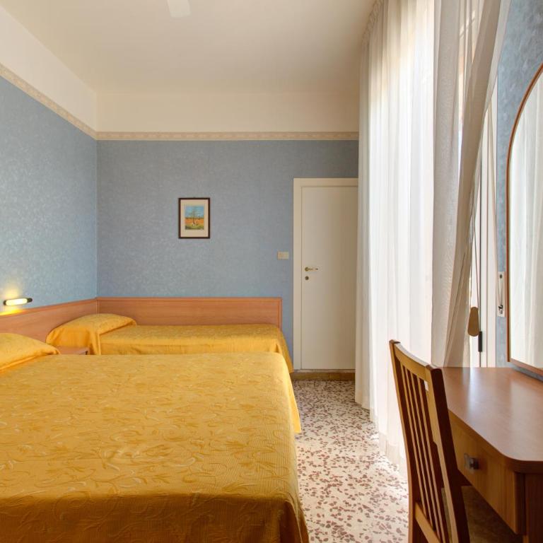 Hotel Nella - Camera Tripla Deluxe con Vista Mare - 1