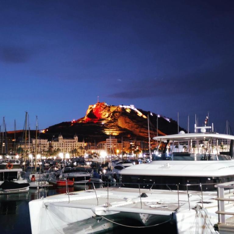 Charming apartment in Alicante near the sea & city center - Two-Bedroom Apartment - 27