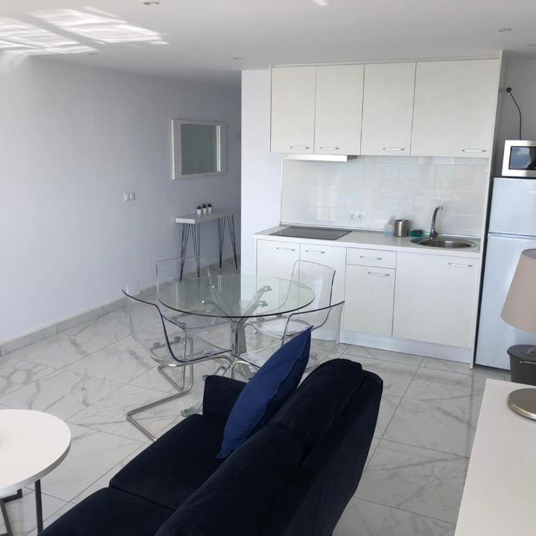 Sea View Apartment Near Estepona Port - Apartamento de 2 dormitorios - 14