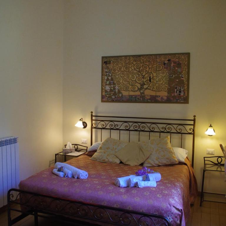 Tucci's Roma Guest House - Camera Matrimoniale con Vista Giardino - 10