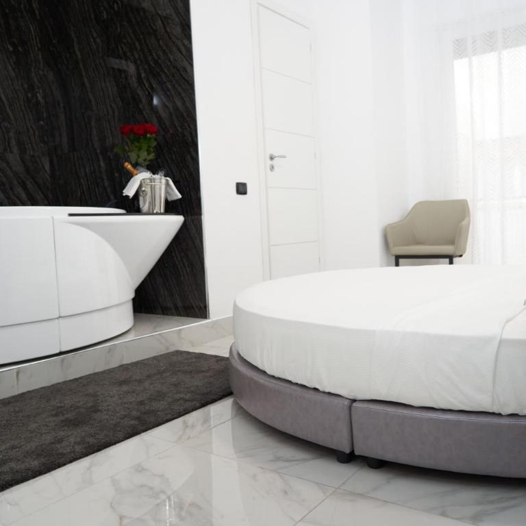 Gregorio VII Luxury Suites San Damaso - Suite Luna di Miele - 21