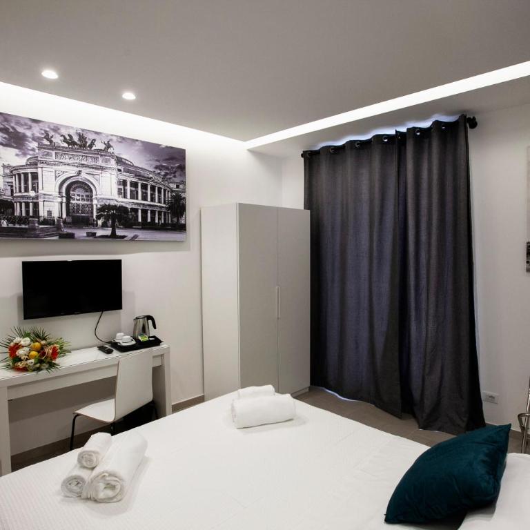 Suites Central Station - Triple Room with Balcony - 2
