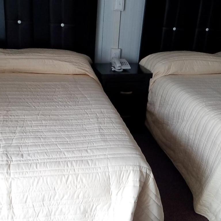 BONITTO INN® Monterrey Norte - Standard Double Room with Two Double Beds - 2