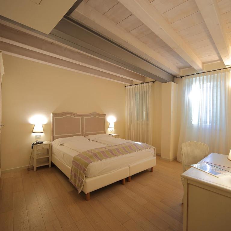 Hotel Villa Moron - Camera Matrimoniale/Doppia con Letti Singoli - 2