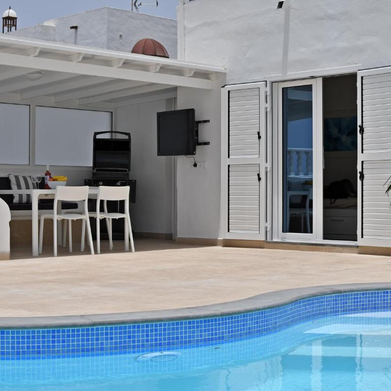 Villa Zonzamas - Three-Bedroom Villa - 3