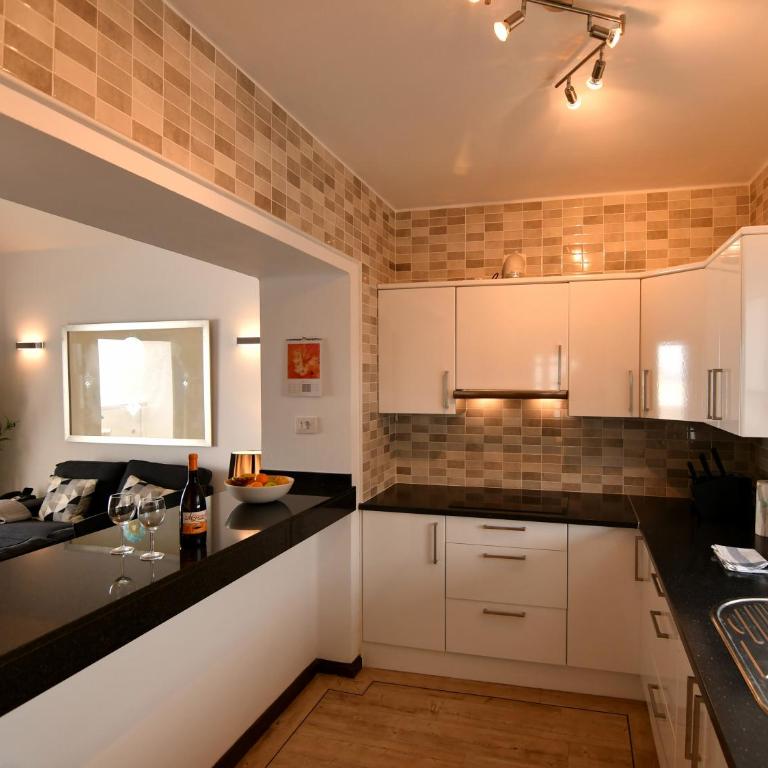Villa Zonzamas - Three-Bedroom Villa - 11