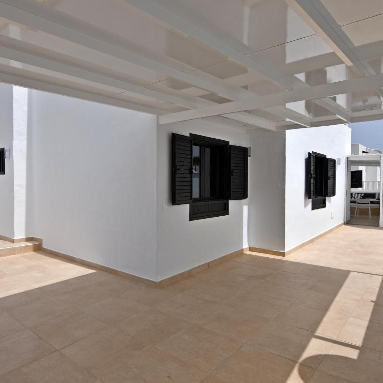 Villa Zonzamas - Three-Bedroom Villa - 18
