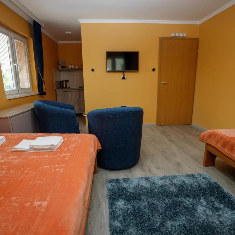 Guest house Mali hotel - Comfort Triple Room - 1