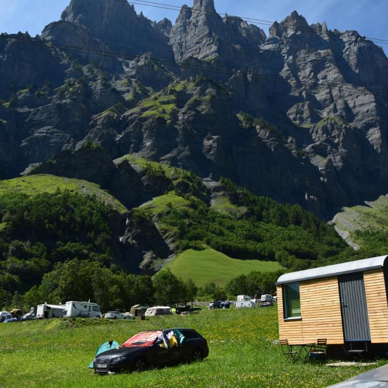 Campingplatz mit Restaurant & Sportarena Leukerbad - Mobilheim - 4