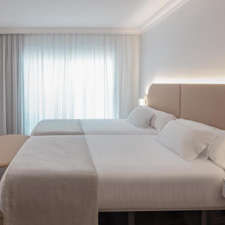 Hotel RH Victoria & Spa 4 Sup - Habitación Deluxe con terraza (2 adultos + 2 niños) - 1