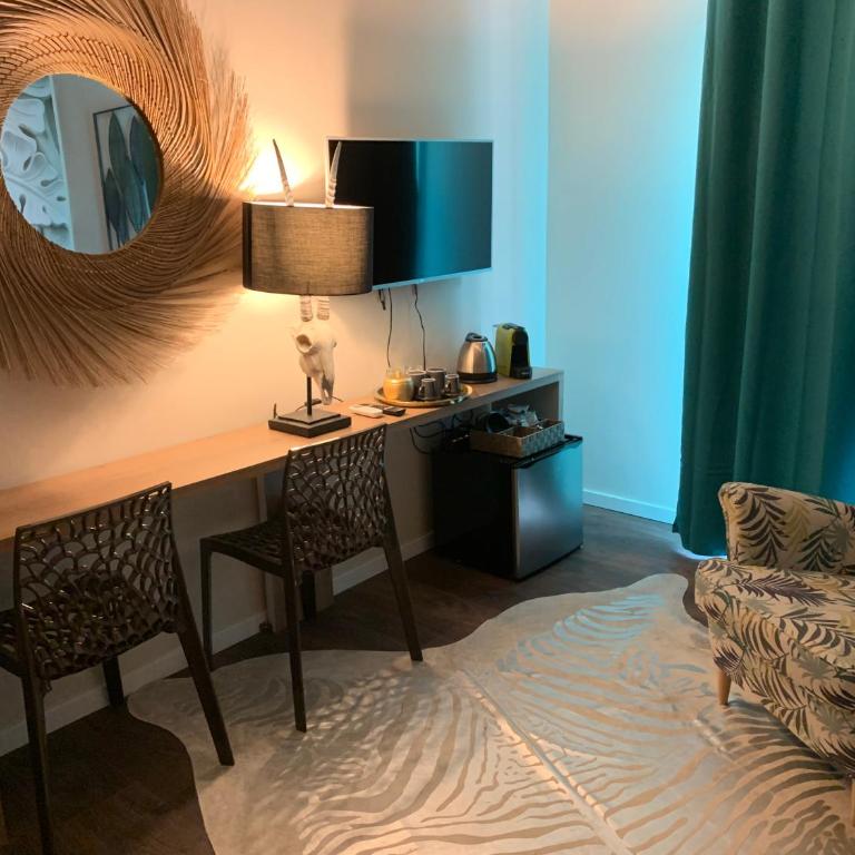 SUITE LAME 37 Rental Rooms - Camera Matrimoniale con Bagno Privato Esterno - 8