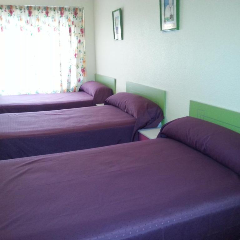 Hostal Rosa - Triple Room with Private Bathroom - 6