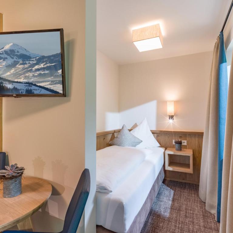 Alpen Glück Hotel Unterm Rain garni - Dreibettzimmer - 4