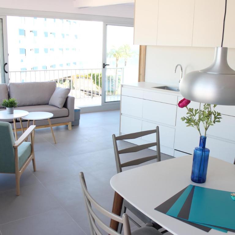 Beautiful apartment, sunny terrace, top floor with beach view or ground floor with terrace - Two-Bedroom Apartment - 22