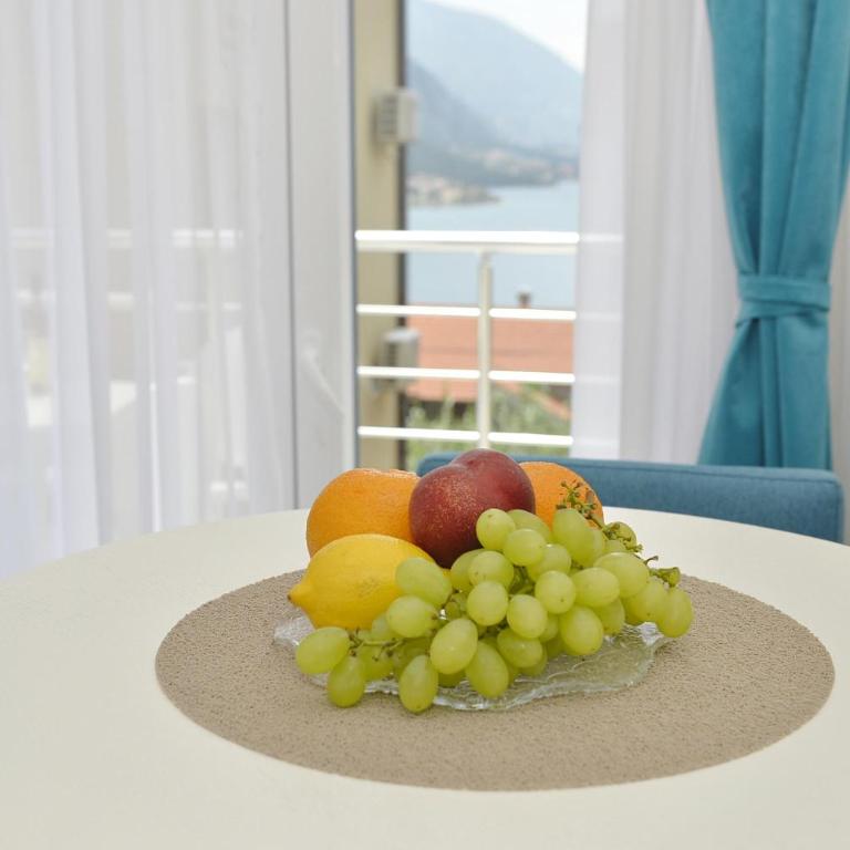 J & P Apartments Orahovac - Apartment with Balcony - 1