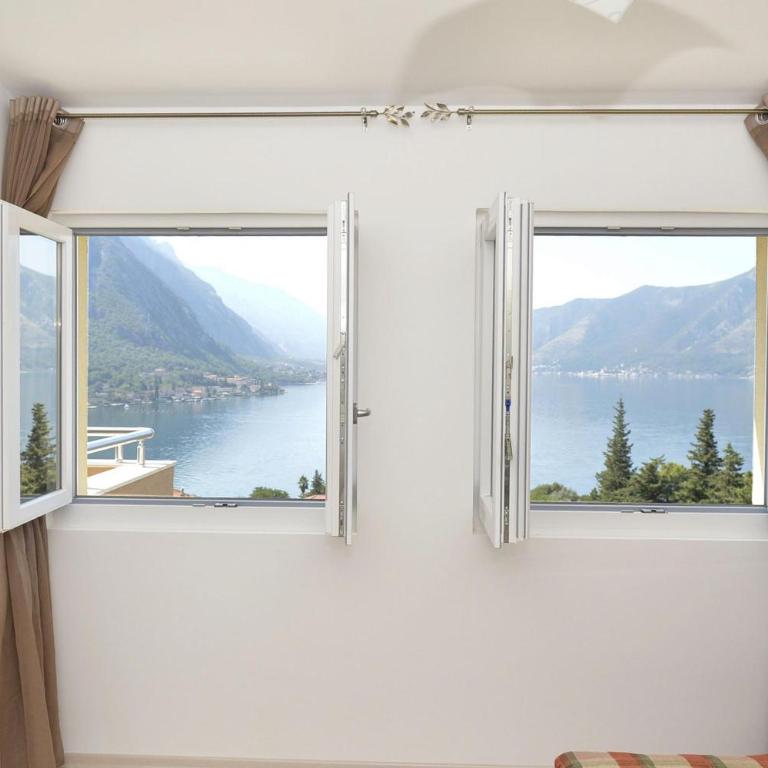 J & P Apartments Orahovac - Apartment with Sea View - 1