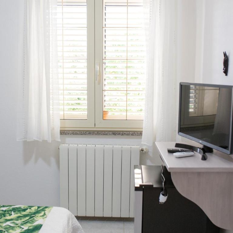 B&B La Quercia Budoni, Tanaunella - Camera Matrimoniale con Bagno Privato - 5