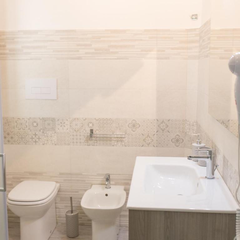 B&B La Quercia Budoni, Tanaunella - Camera Matrimoniale con Bagno Privato - 15