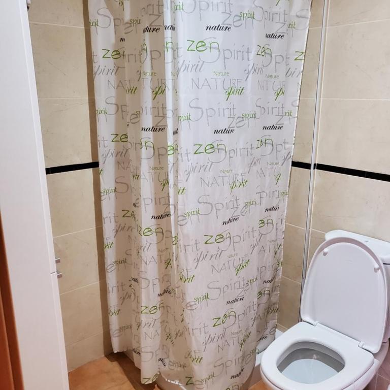 BAJO con JARDÍN PROPIO EN VALLE DEL ESTE GOLF!! - Apartamento de 2 dormitorios - 18