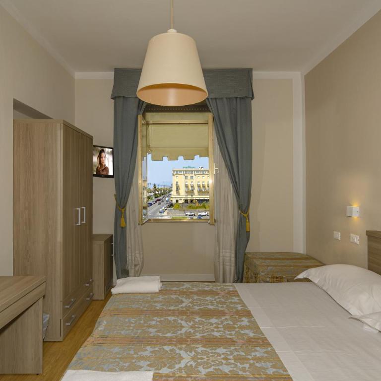 Hotel La Pace - Camera Matrimoniale con Vista Mare - 3