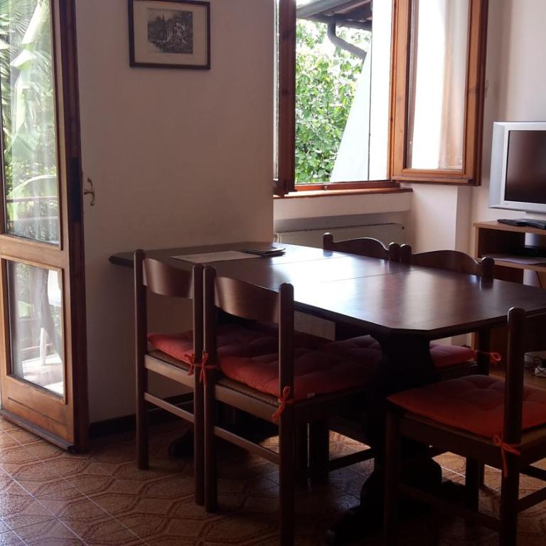 Appartamenti Raineri - Appartamento con 2 Camere da Letto e Balcone - 8