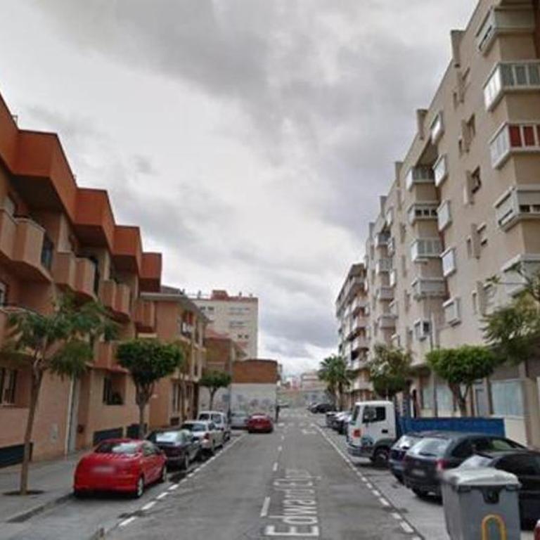 Apartamento Estación María Zambrano y Playa - Two-Bedroom Apartment - 24