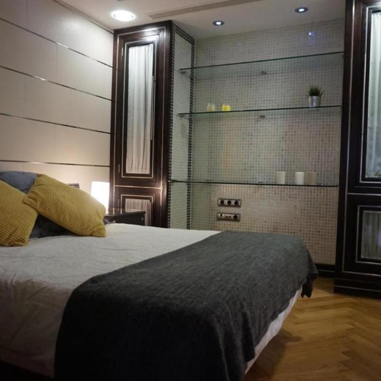 Apartamento Estación María Zambrano y Playa - Two-Bedroom Apartment - 1