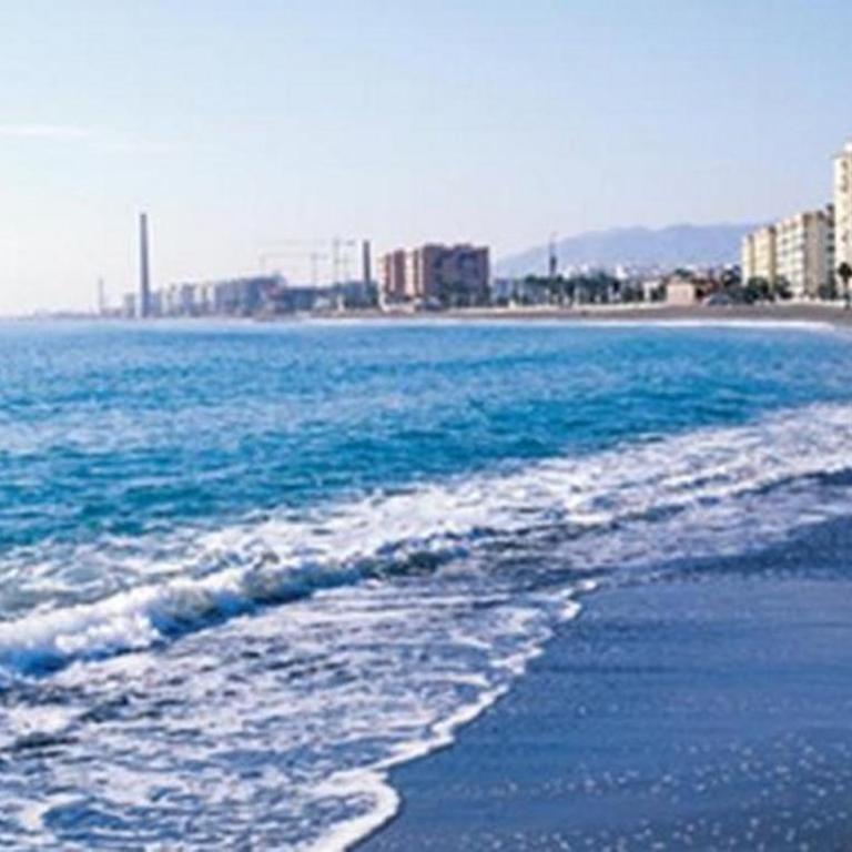 Apartamento Estación María Zambrano y Playa - Two-Bedroom Apartment - 35