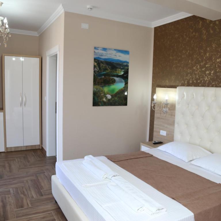 METROPOLIS - Soba sa Bračnim Krevetom (Queen-size) i Pogledom na Bazen - 7