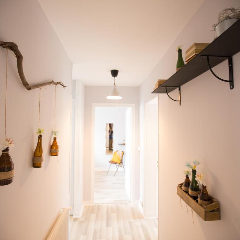 #LIndustrioChampetre Free Parking, Bien Situé, Spacieux, Proche Clinique - Appartement 2 Chambres - 24