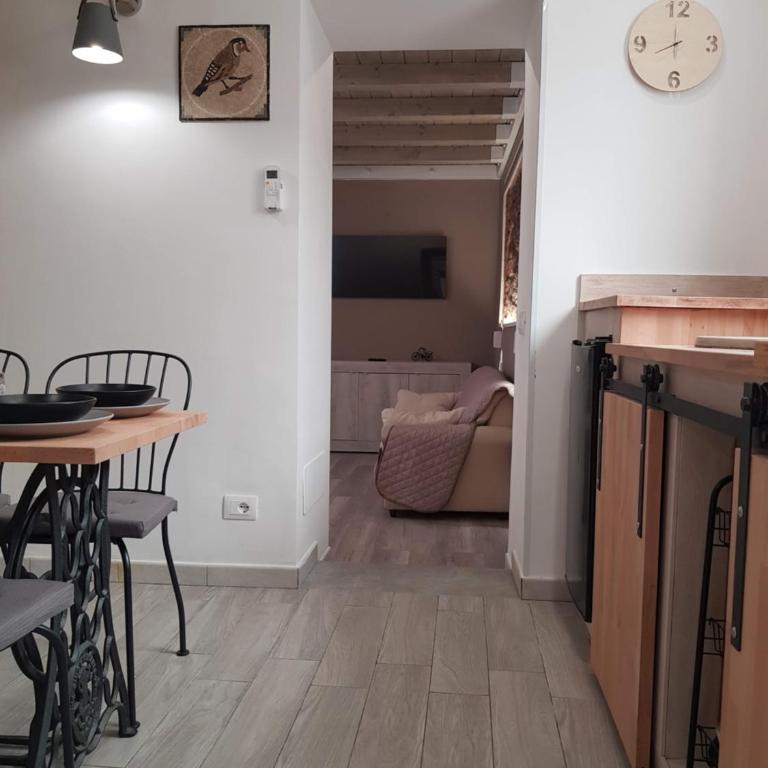 LISA HOUSE - One-Bedroom House - 11