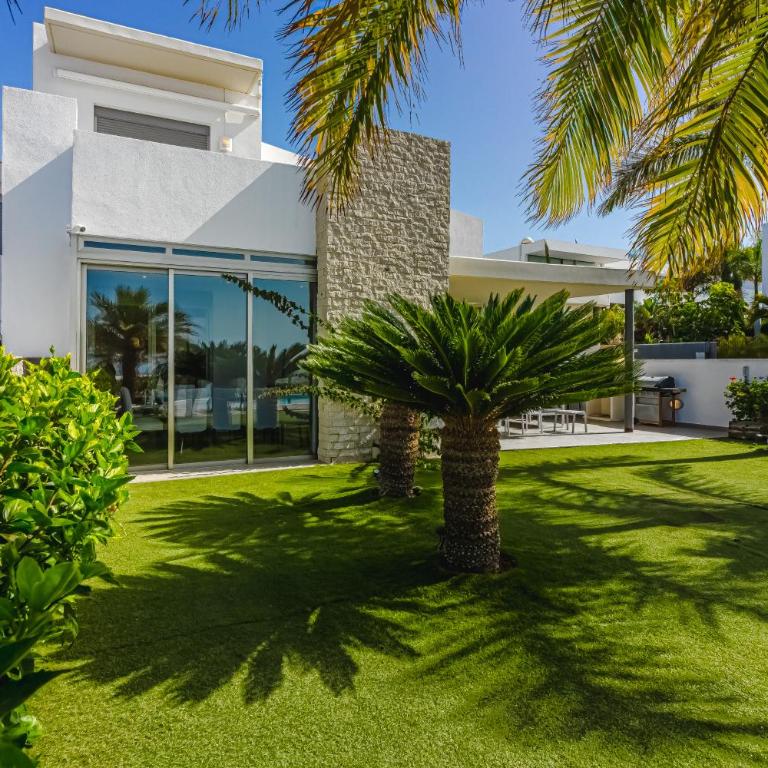 Villa Eleonora, Luxury Villa with Heated Pool Ocean View in Adeje, Tenerife - Villa - 9