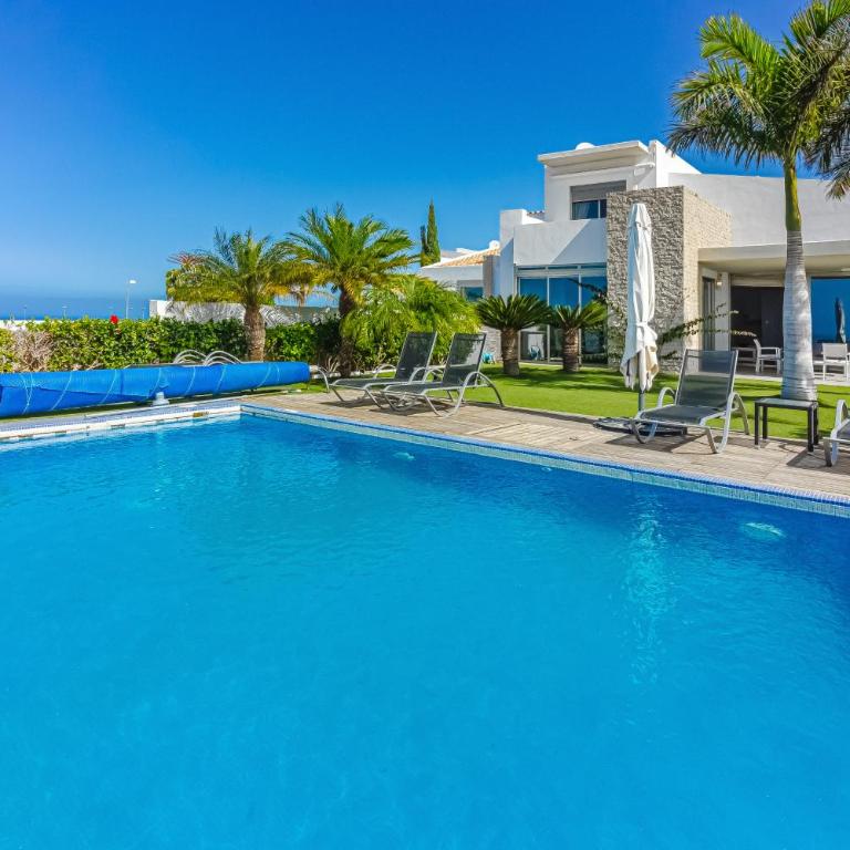 Villa Eleonora, Luxury Villa with Heated Pool Ocean View in Adeje, Tenerife - Villa - 8