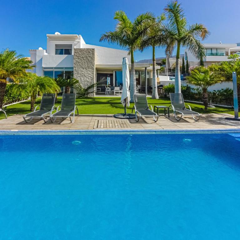 Villa Eleonora, Luxury Villa with Heated Pool Ocean View in Adeje, Tenerife - Villa - 2