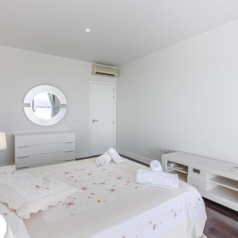 Villa Eleonora, Luxury Villa with Heated Pool Ocean View in Adeje, Tenerife - Villa - 54