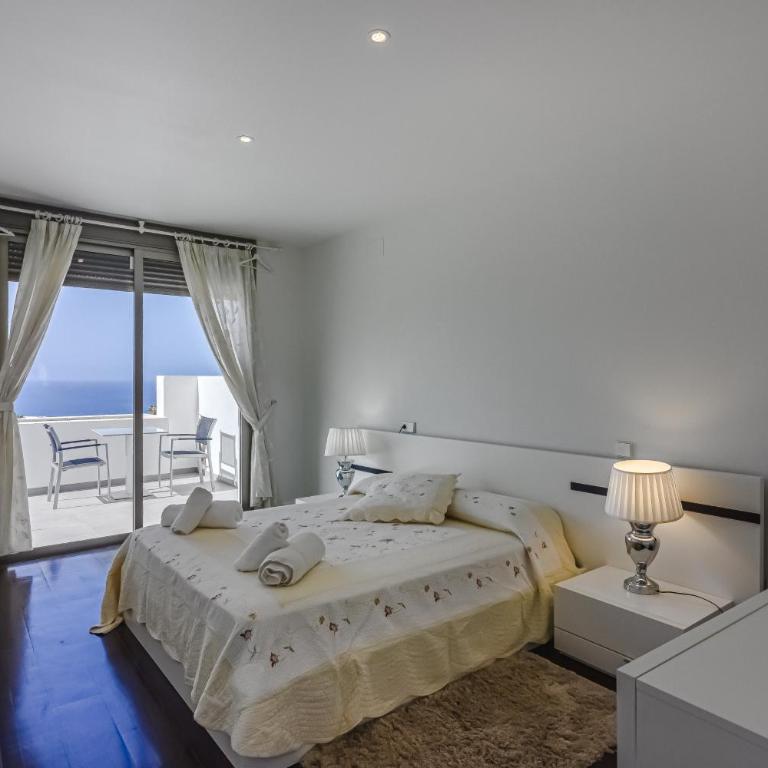 Villa Eleonora, Luxury Villa with Heated Pool Ocean View in Adeje, Tenerife - Villa - 50