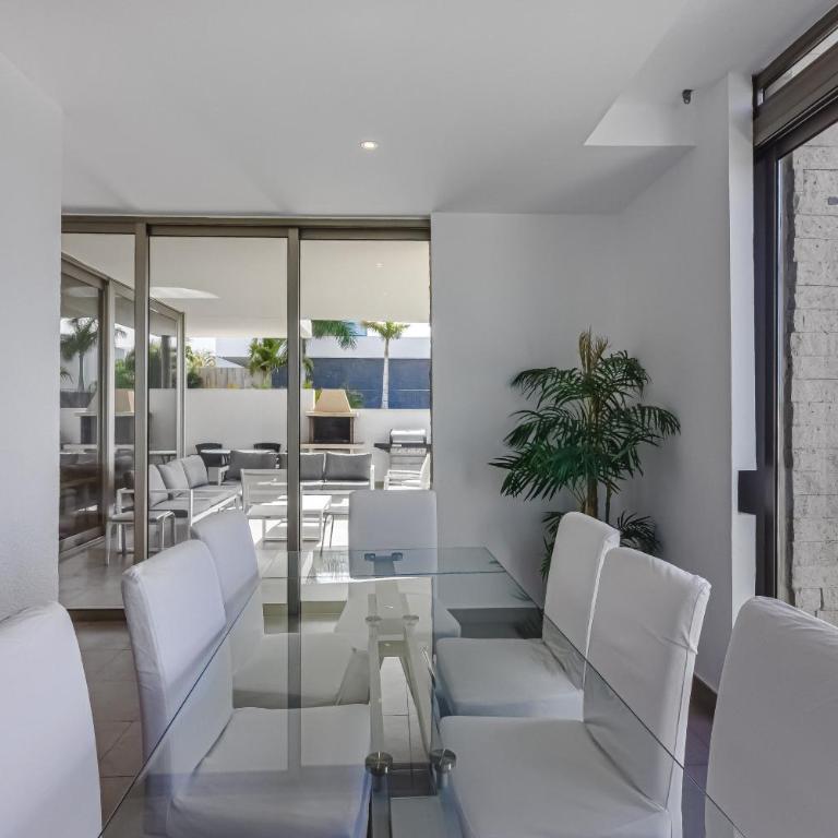 Villa Eleonora, Luxury Villa with Heated Pool Ocean View in Adeje, Tenerife - Villa - 32
