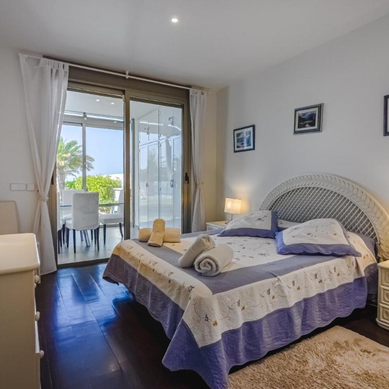 Villa Eleonora, Luxury Villa with Heated Pool Ocean View in Adeje, Tenerife - Villa - 37