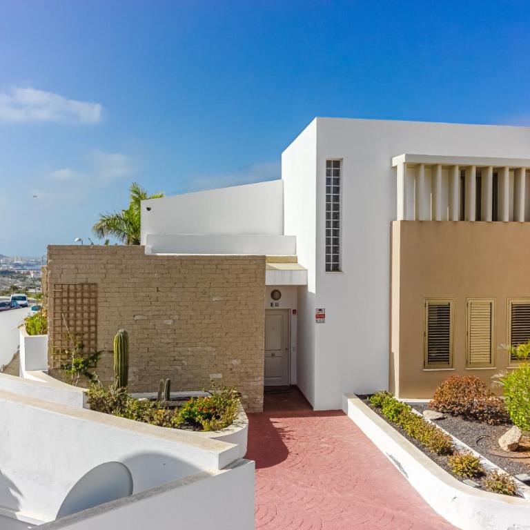 Villa Eleonora, Luxury Villa with Heated Pool Ocean View in Adeje, Tenerife - Villa - 74