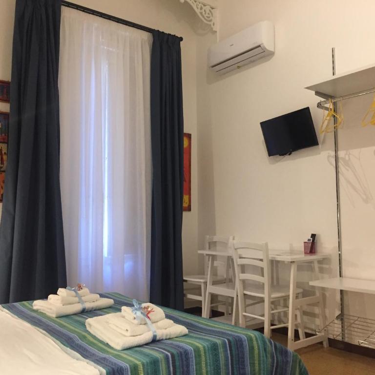 YooRoom - Double Room with Private External Bathroom - 1