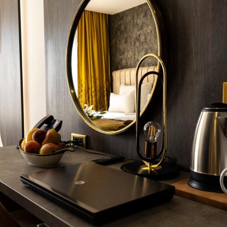 Hotel Pasha - Deluxe Double Room with Balcony - 5