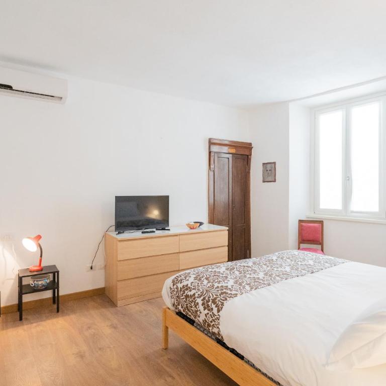 Da Pia in Historycal Como City Centre by Rent All Como - Appartamento con 2 Camere da Letto - 7