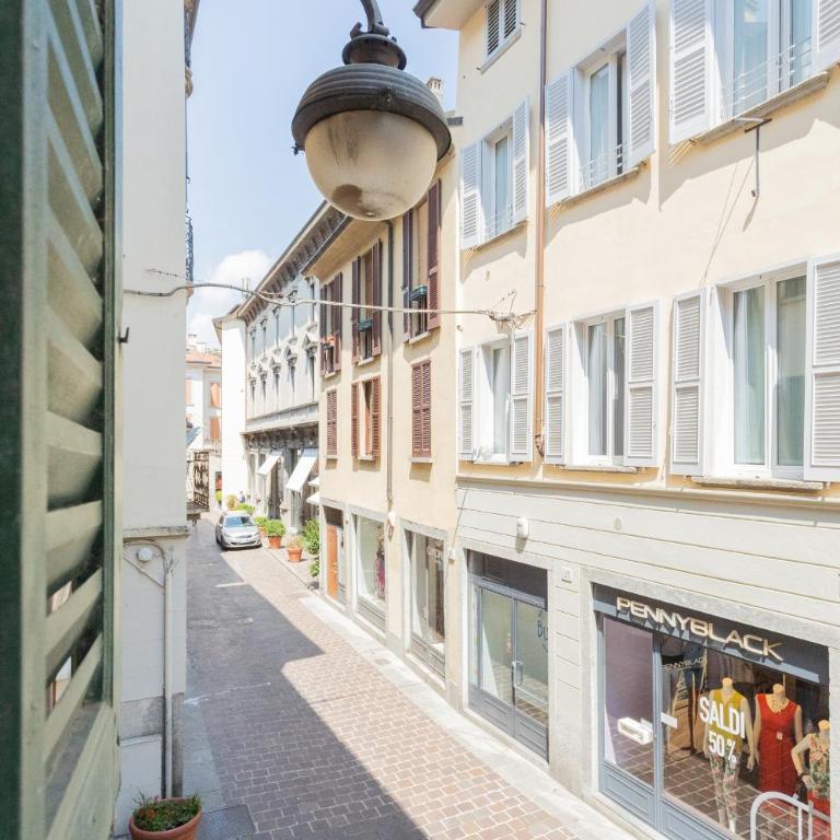 Da Pia in Historycal Como City Centre by Rent All Como - Appartamento con 2 Camere da Letto - 35