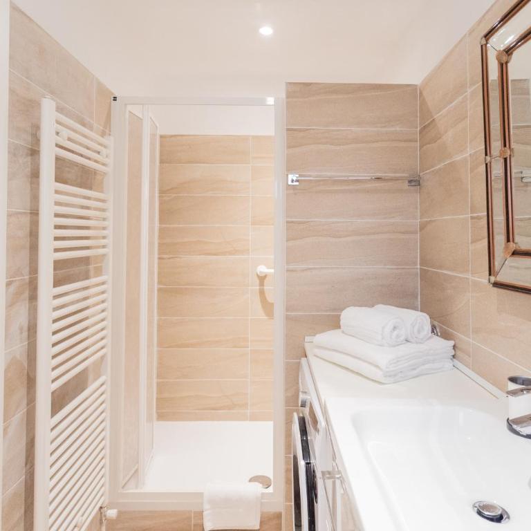 Da Pia in Historycal Como City Centre by Rent All Como - Appartamento con 2 Camere da Letto - 10