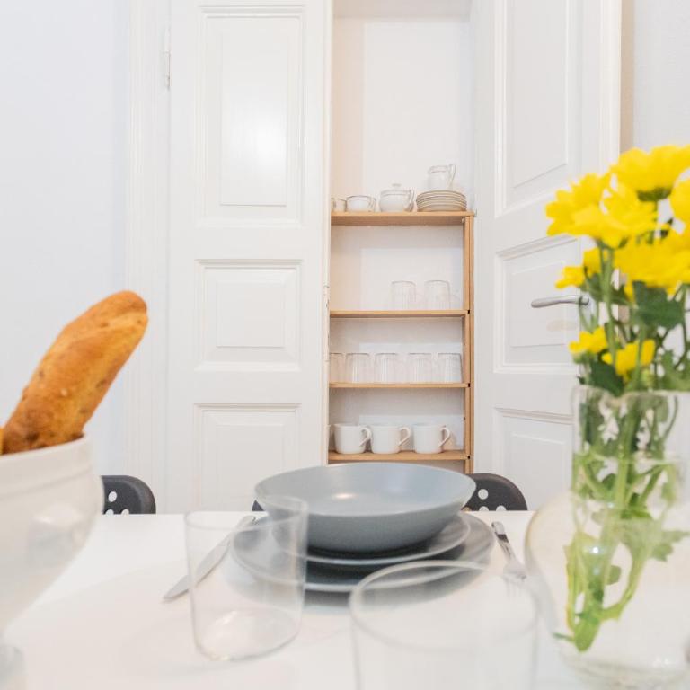 Da Pia in Historycal Como City Centre by Rent All Como - Appartamento con 2 Camere da Letto - 21
