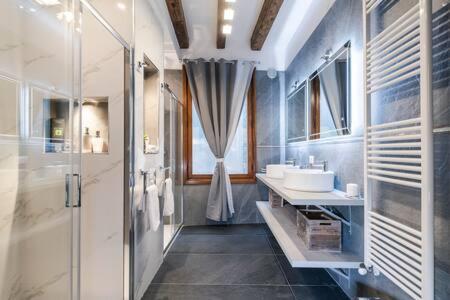 Loggia Rialto Apartments - Two-Bedroom Apartment - 1