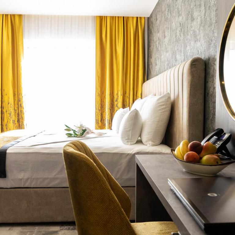 Hotel Pasha - Deluxe Double Room with Balcony - 1