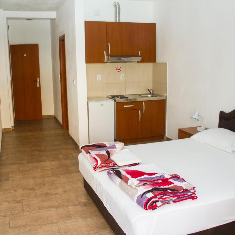 Guest House Galija - Standard Triple Studio - 6