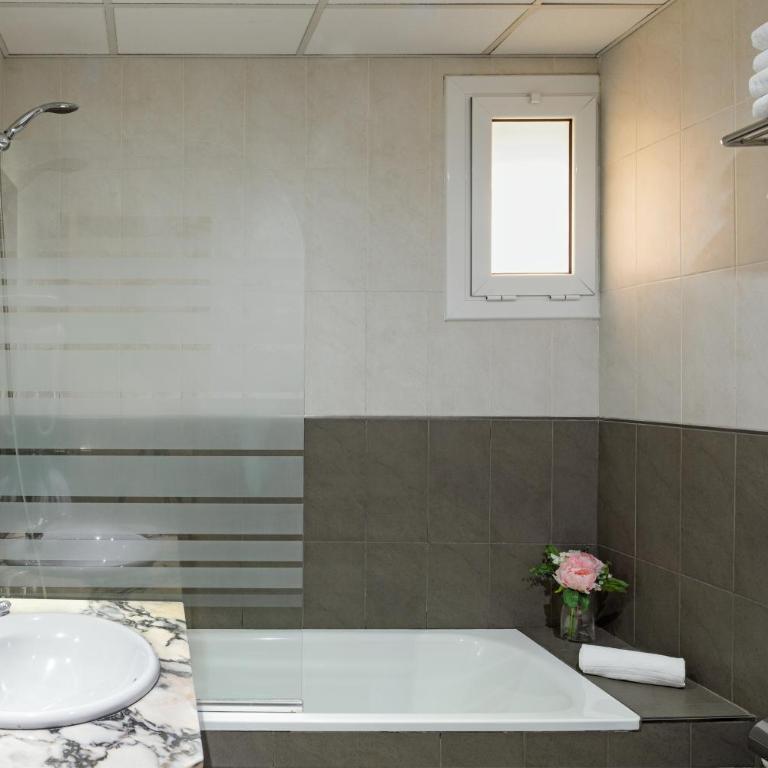 Catalunya - Triple Room - 1